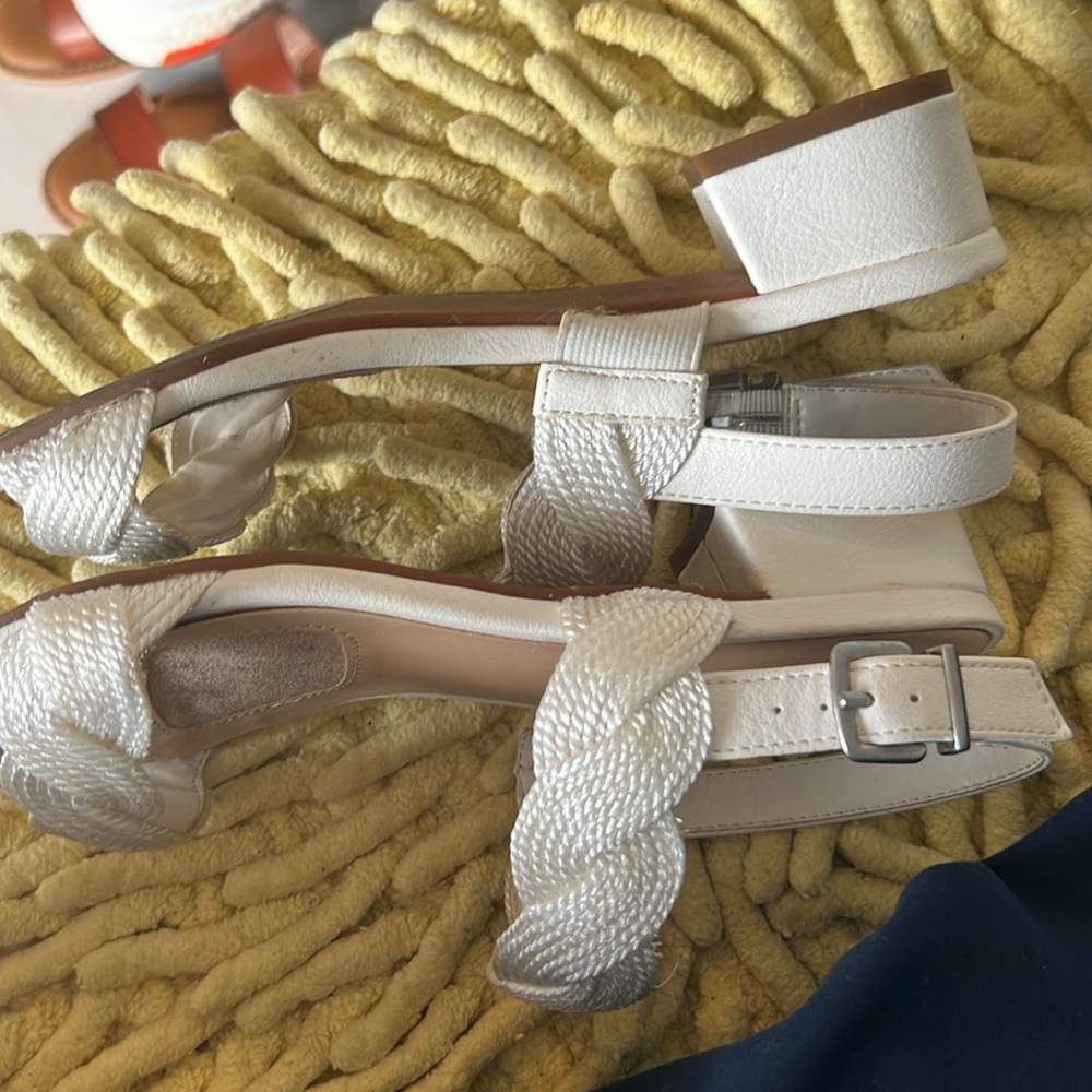 Cute white dress sandals - Picture 10 of 11